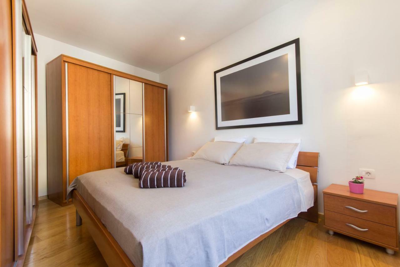 Appartment In Center With Parking Pula Exterior photo