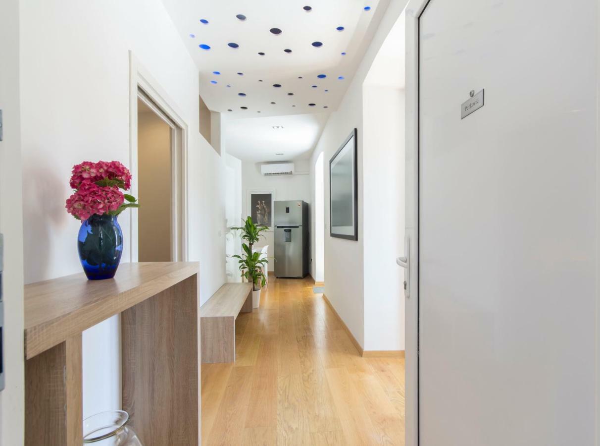 Appartment In Center With Parking Pula Exterior photo